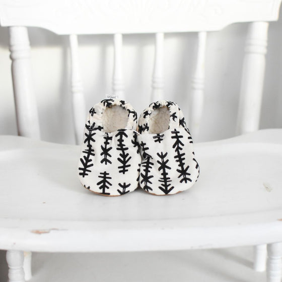 B O O T I E S | Arrow | 3-6 months