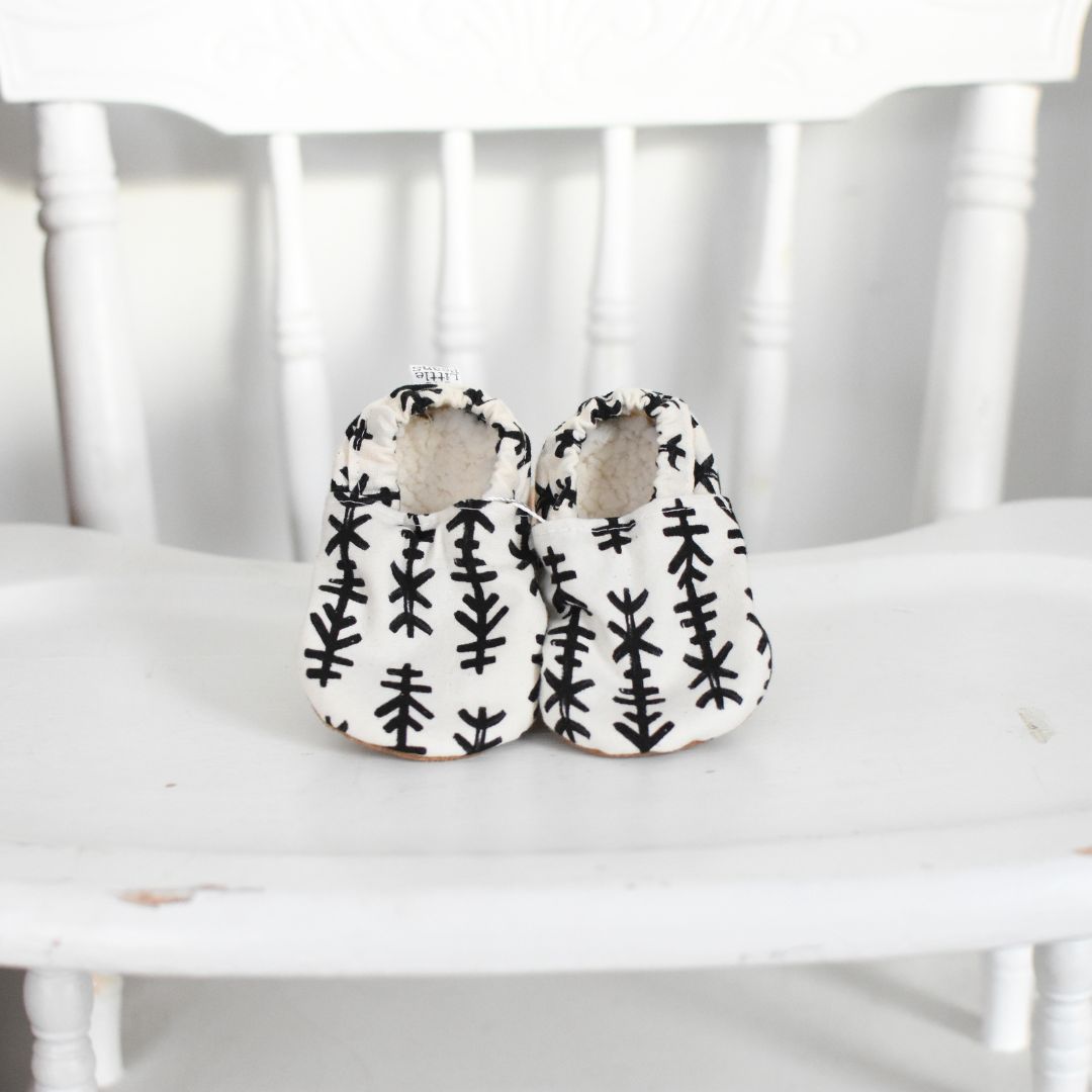 B O O T I E S | Arrow | 3-6 months