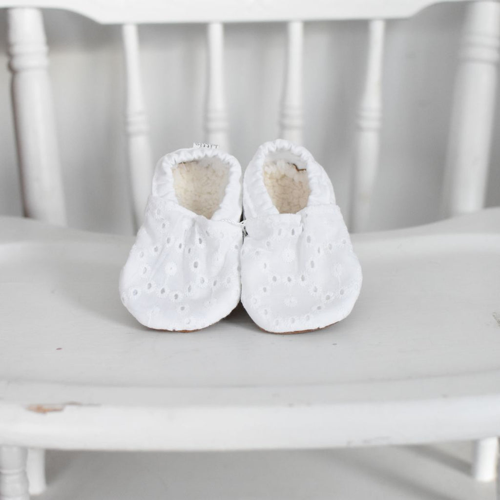 B O O T I E S | White Eyelet | 3-6 months