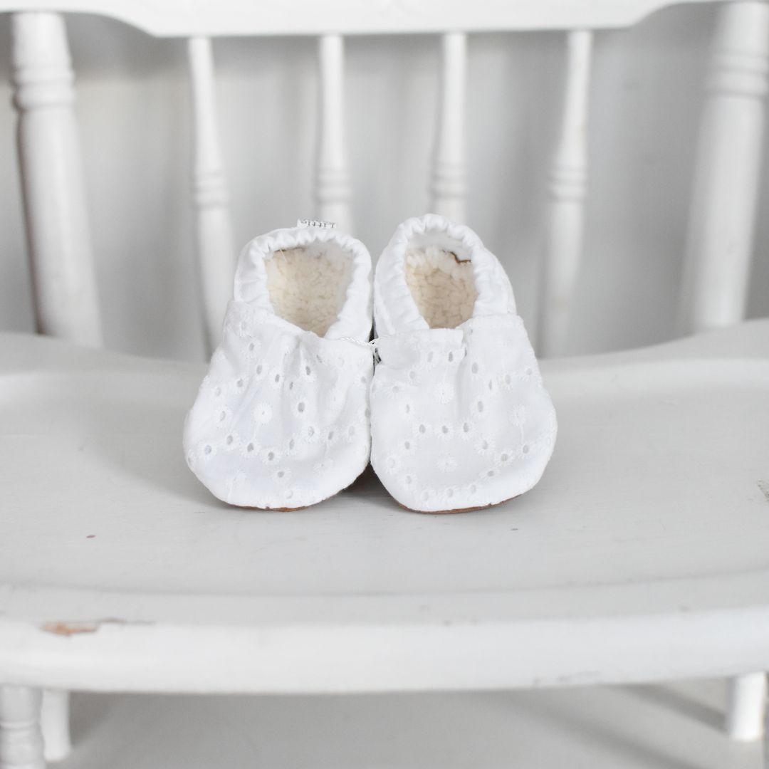B O O T I E S | White Eyelet | 3-6 months